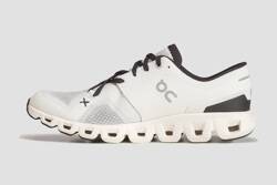 Man Schuhe On Running Cloud X 3 Ivory/Black